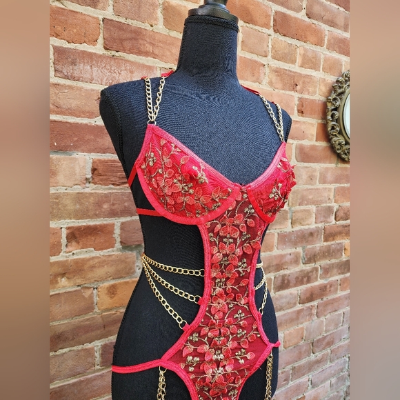 Beautiful Floral One Piece With Gold Chains - Picture 2 of 4